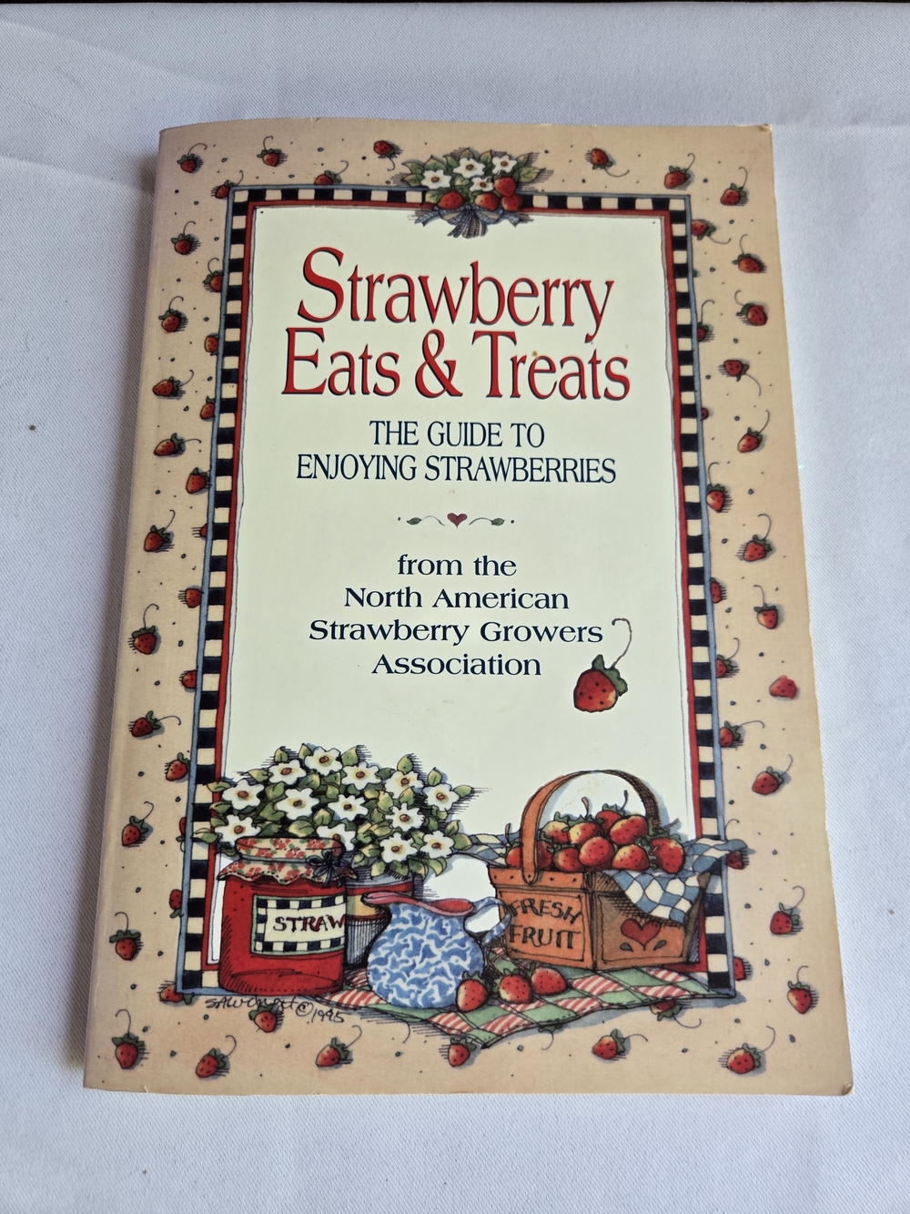Strawberry Eats & Treats Cookbook
